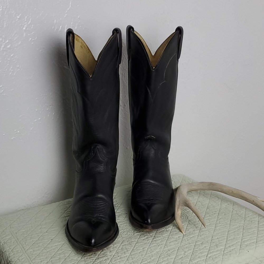 Black cowboy boots